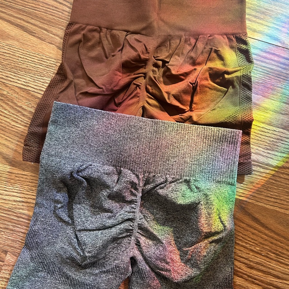 Workout shorts - Picture 2 of 2